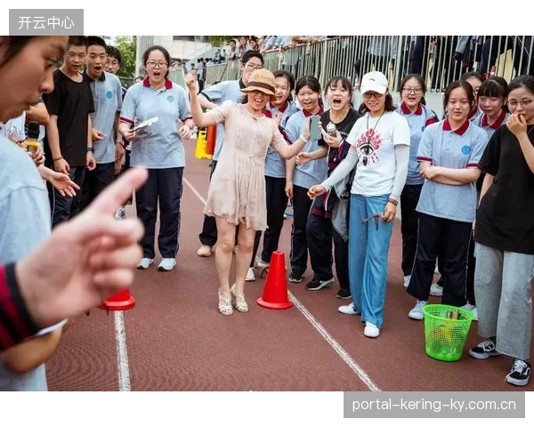 塞维利亚拉梅拉外线贴地抽射相当狠辣，犀利球技引发全场震撼